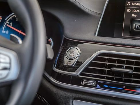 Used 2019 BMW 740i w/ M Sport Package RWD image 29