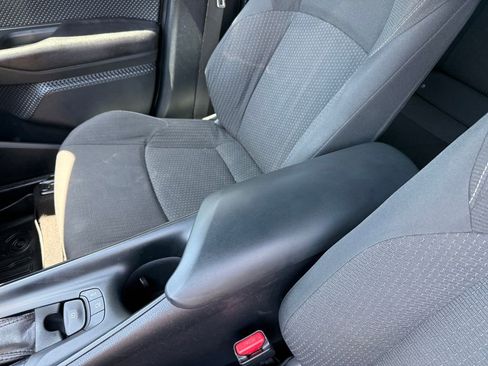Used 2018 Toyota C-HR XLE FWD image 32