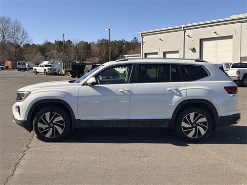 Used 2024 Volkswagen Atlas SEL image 3
