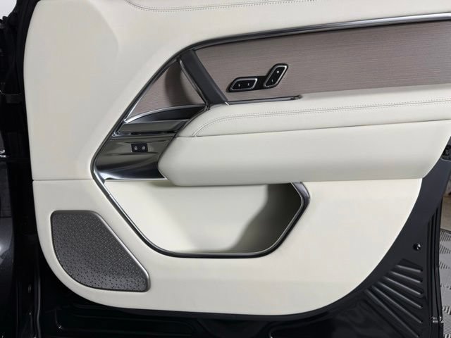 New 2026 Land Rover Range Rover Long Wheelbase Autobiography AWD/4WD image 29