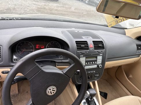 Used 2009 Volkswagen Jetta S image 4