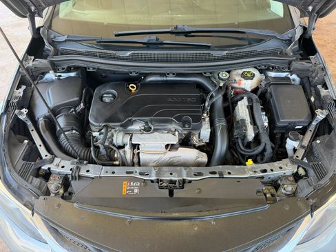 Used 2019 Chevrolet Cruze LT w/ Convenience Package FWD image 28