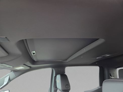 New 2026 Chevrolet Silverado 1500 High Country AWD/4WD image 13