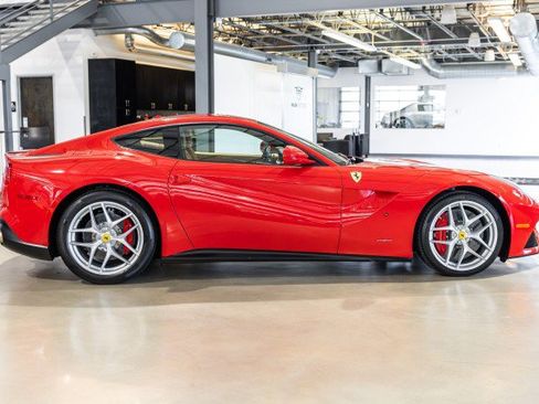 Used 2017 Ferrari F12 Berlinetta RWD image 7