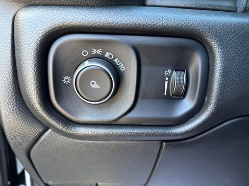 Used 2021 RAM 3500 Tradesman w/ Chrome Appearance Group image 28