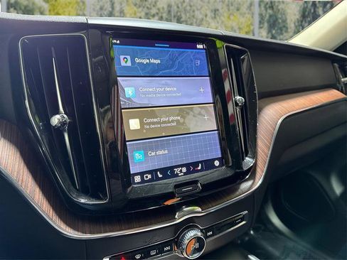 Used 2023 Volvo XC60 T8 Plus image 14