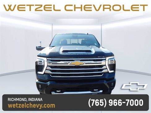Used 2025 Chevrolet Silverado 2500 High Country w/ Technology Package AWD/4WD image 13