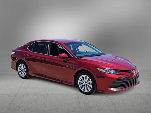 Used 2018 Toyota Camry LE w/ Protection Package (Q2) FWD image 2