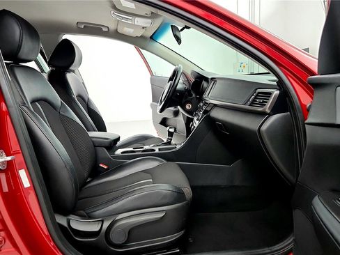 Used 2018 Kia Optima S image 17