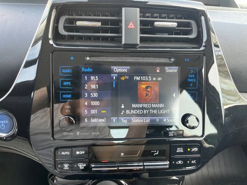 Used 2019 Toyota Prius Prime Plus image 24