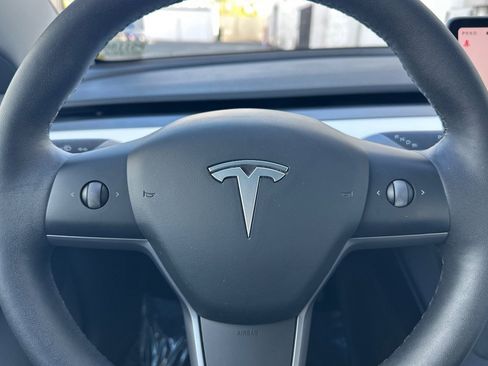 Used 2023 Tesla Model 3 Standard Range image 25