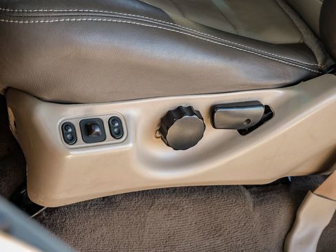 Used 2004 Ford Excursion Eddie Bauer image 27