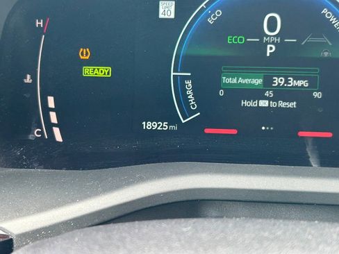 Certified 2025 Toyota Camry SE FWD image 34