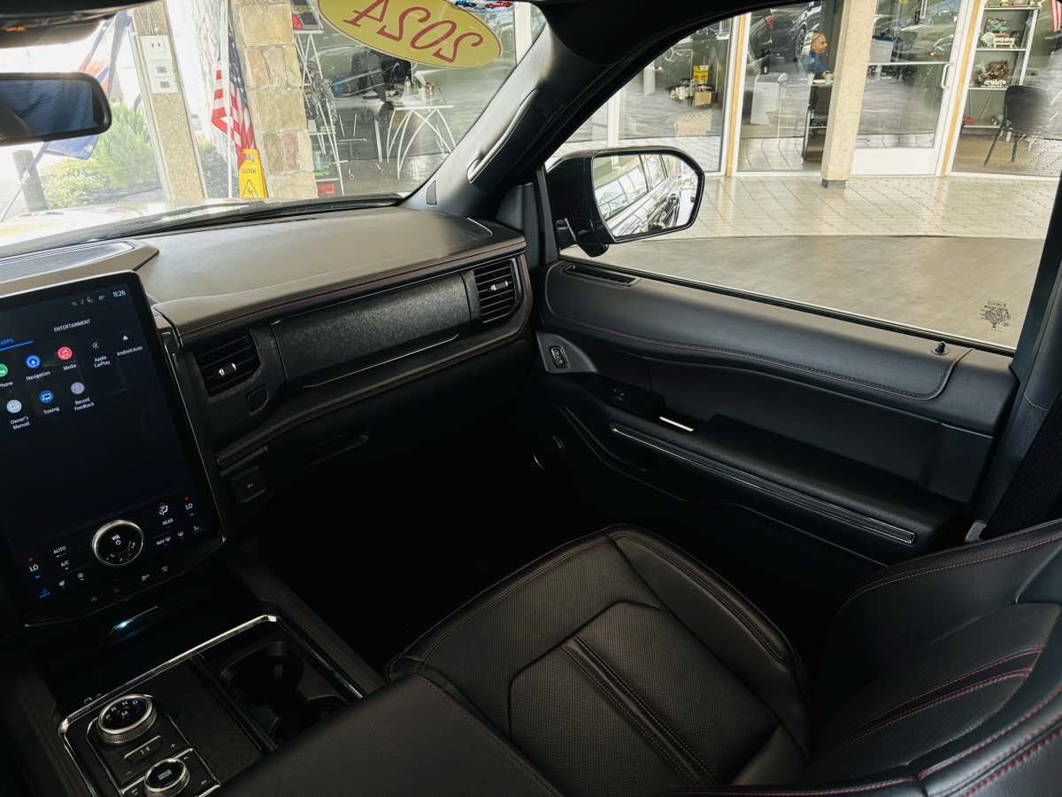 Used 2024 Ford Expedition Max Limited AWD/4WD image 47