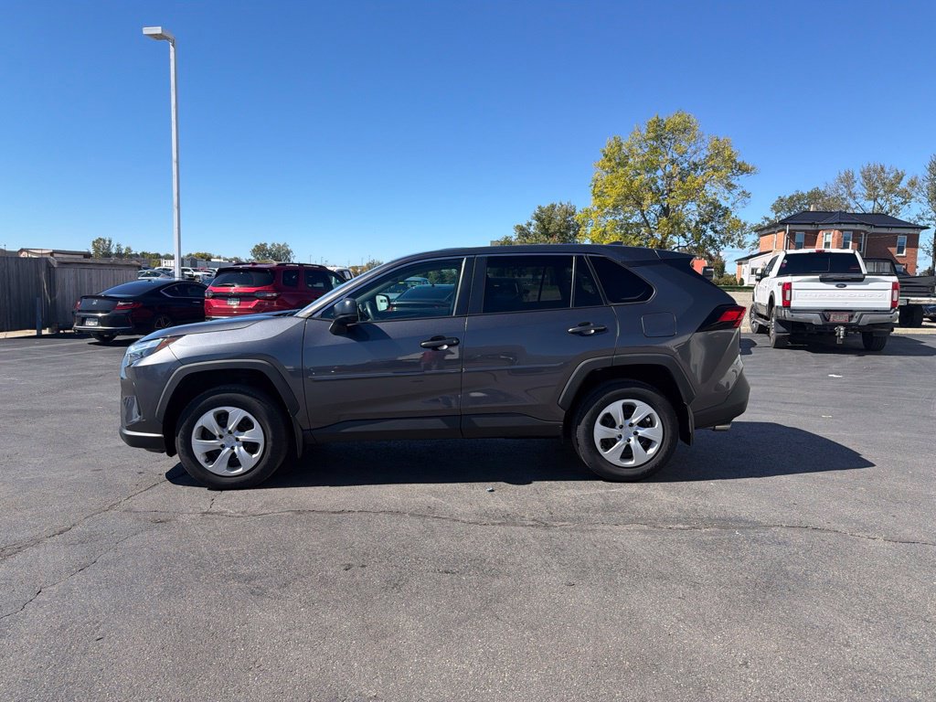 Used 2024 Toyota RAV4 LE FWD image 4