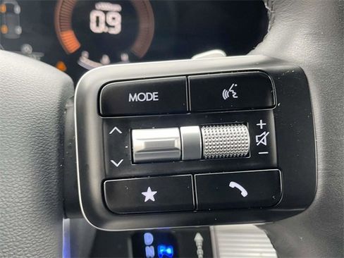 Certified 2025 Hyundai Santa Fe SEL image 16