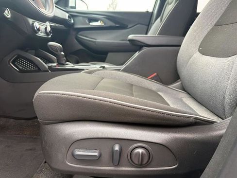 Used 2023 Chevrolet TrailBlazer LT image 37