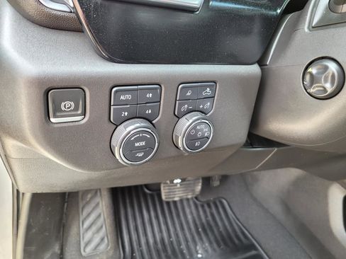 Used 2022 Chevrolet Silverado 1500 LTZ w/ Z71 Off-Road Package image 23