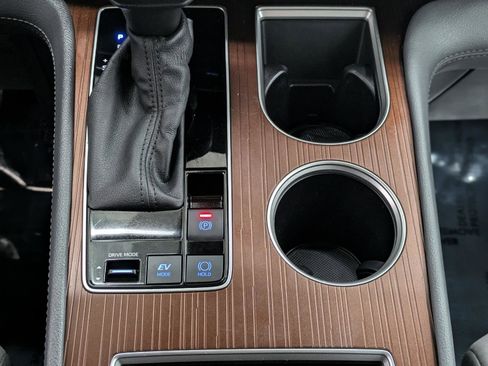 Used 2024 Toyota Sienna LE image 8