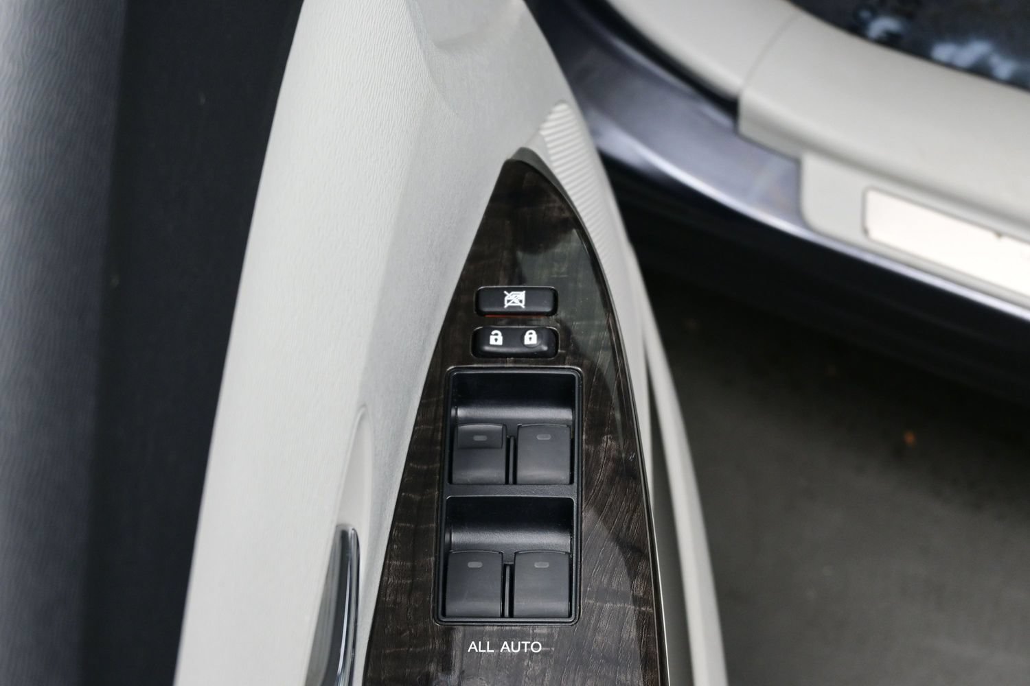 Used 2014 Toyota Venza XLE FWD image 10