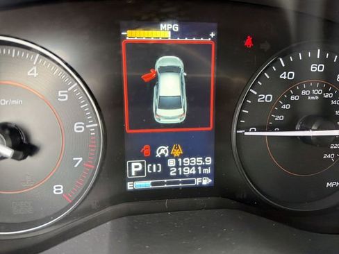 Used 2022 Subaru Crosstrek 2.0i Premium w/ Moonroof Package image 17