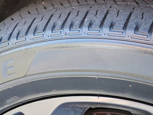 Used 2021 Dodge Durango SXT image 11