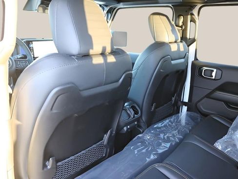 New 2026 Jeep Gladiator Sport image 13