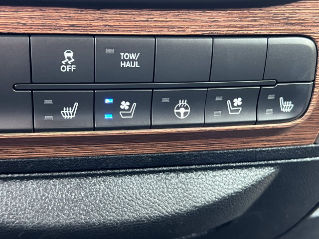 Used 2016 RAM 1500 Laramie AWD/4WD image 26