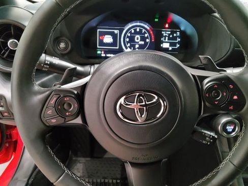 Used 2024 Toyota GR86 Premium image 18