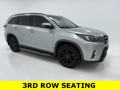 Used 2019 Toyota Highlander SE