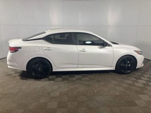 Used 2022 Nissan Sentra SR w/ Trunk Package image 6