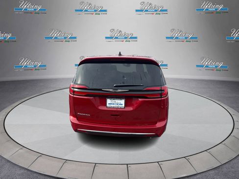 New 2026 Chrysler Pacifica Select image 4