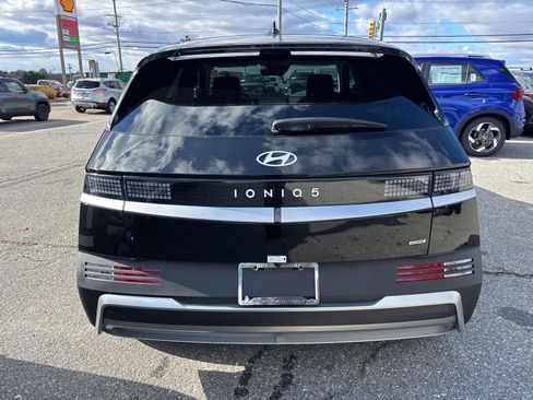 New 2026 Hyundai Ioniq 5 SEL image 3