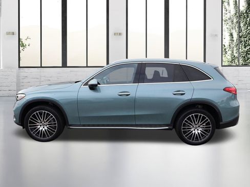 Used 2026 Mercedes-Benz GLC 300 4MATIC image 2
