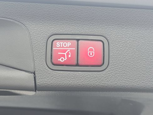 Certified 2025 Mercedes-Benz GLS 450 4MATIC image 13