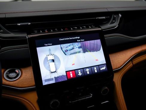 Used 2024 Jeep Grand Cherokee Summit image 21