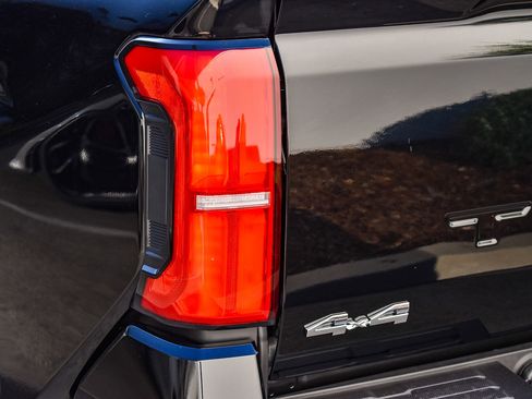 Used 2025 Toyota Tacoma SR5 image 8