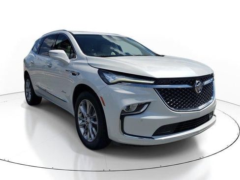 Used 2022 Buick Enclave Avenir FWD image 2