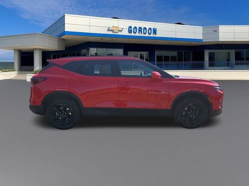 Used 2024 Chevrolet Blazer LT w/ Convenience Package FWD image 7