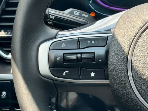 Certified 2025 Kia Sportage EX image 30