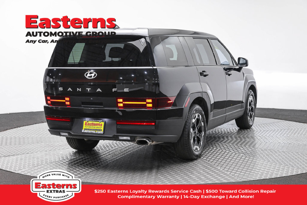 Used 2025 Hyundai Santa Fe SE FWD image 6