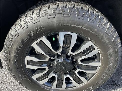 New 2026 GMC Sierra 2500 Denali Ultimate w/ LPO, Black Badging Package image 6