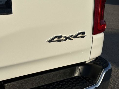 Used 2025 RAM 1500 Laramie AWD/4WD image 12
