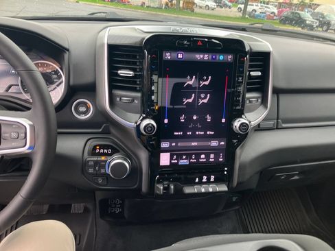 New 2026 RAM 1500 Big Horn AWD/4WD image 18