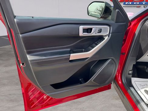 Used 2023 Ford Explorer Limited w/ Equipment Group 301A image 11