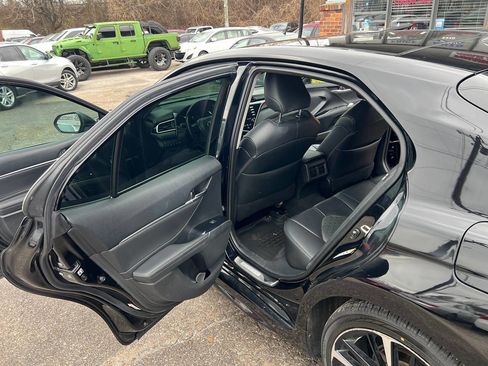 Used 2018 Toyota Camry XSE image 12