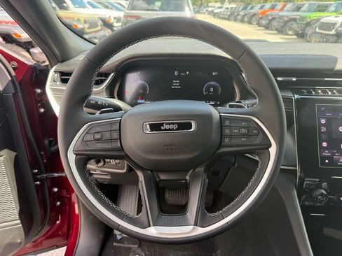 New 2025 Jeep Grand Cherokee L Laredo image 16