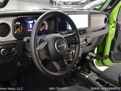 Used 2025 Jeep Wrangler Sport AWD/4WD image 16