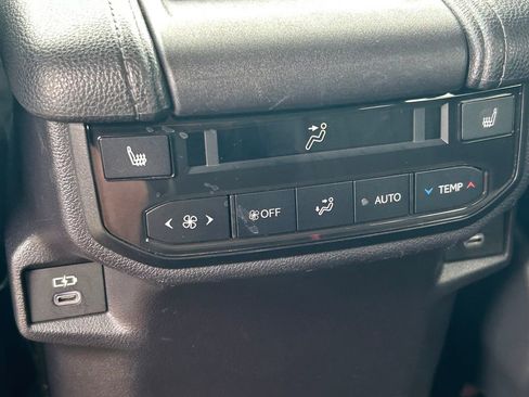 Used 2024 Toyota Grand Highlander Limited image 25