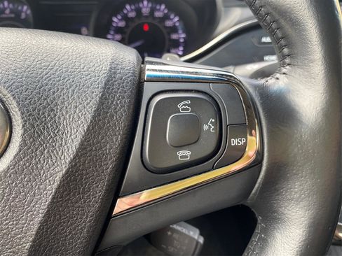 Used 2016 Toyota Avalon Limited image 40